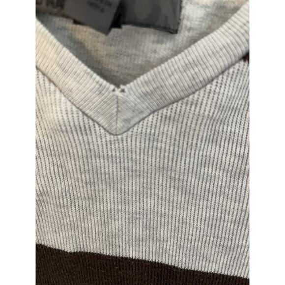 Old Navy Mens XL Rugby Style Shirt Cotton V Neck Pullover Preppy Sporty - Picture 3 of 5